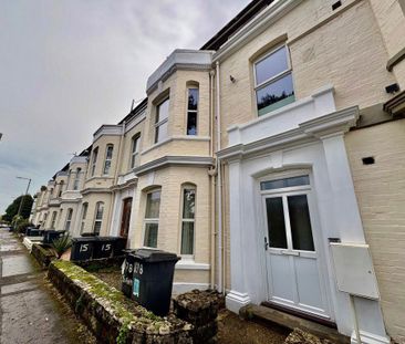 TWO DOUBLE BEDROOMS, BOURNEMOUTH (P01531) - Photo 2