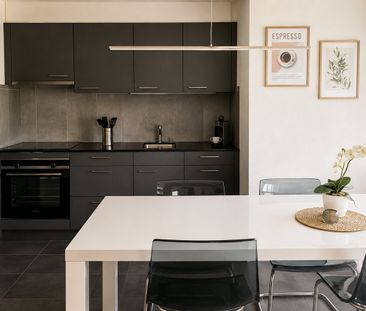 Möbliert wohnen im Herzen von Biel – 40 m², Balkon, Klima & Sauna - Foto 3