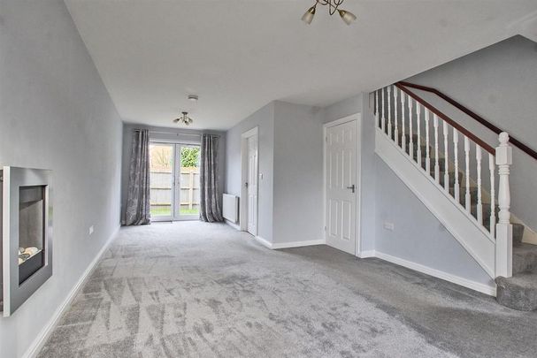 3 bedroom end of terrace house to rent - Photo 1