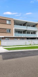 Modern two bedroom unit - 20% below market rent - Photo 4