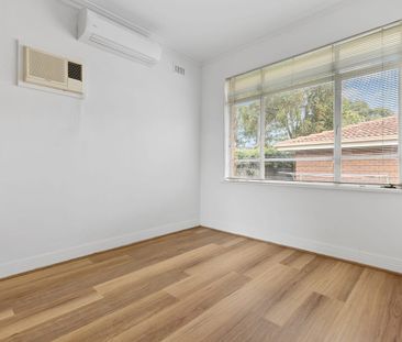 Three bedroom house in Mount Waverley - Photo 3
