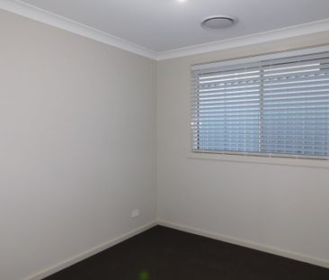 Modern Family Home - Photo 5