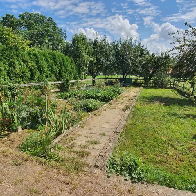 LUSSY-PRÈS-ROMONT – ROUTE DU VILLAGE 21 – BEAU 3.5 PIÈCES AU REZ-DE-CHAUSSÉE – CUISINE RÉNOVÉE – ENSOLEILLÉ - Foto 1