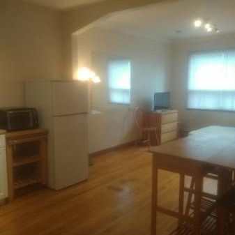 All included, 2 1/2 with internet, near jolicoeur metro! - Photo 1