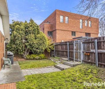 Location Location In the Heart of Battery Point! - Photo 3