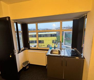 Studio Flat, Moston Lane, M9 - Photo 4
