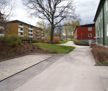 Karlslättsv 8 A - Foto 1