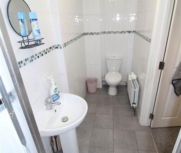 70 Connsbrook Avenue, Belfast, BT4 1JW - Photo 2