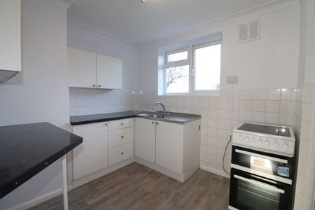 Jupps Lane, Goring-by-Sea, BN12 2 bedroom ground floor flat to rent - Photo 4