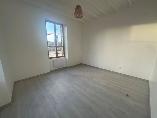 Location Appartement 4 pièces 71m² STE FOY LA GRANDE 33220 - Photo 1