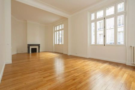 location Appartement T3 DE 125.65m² À PARIS - Photo 2