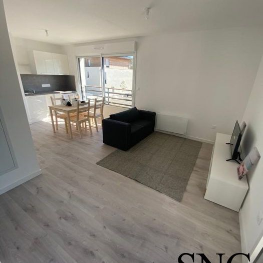 T2 MEUBLE AVEC BALCON - Photo 1