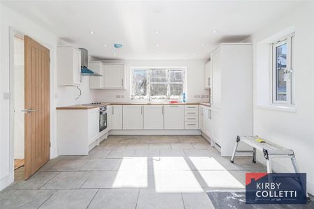 3 bedroom detached house to rent - Photo 4