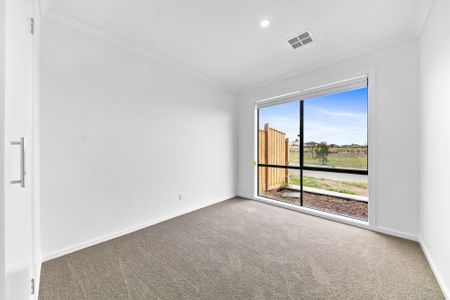 2 Aspen St, Winter Valley VIC 3358 - House For Rent | Domain - Photo 2