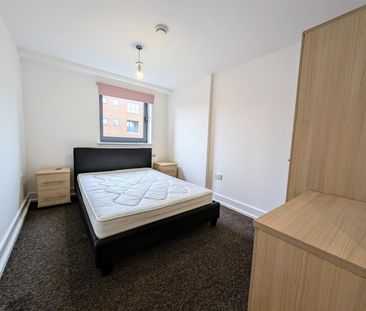 10E Moss Street, City Centre, L6 - Photo 1