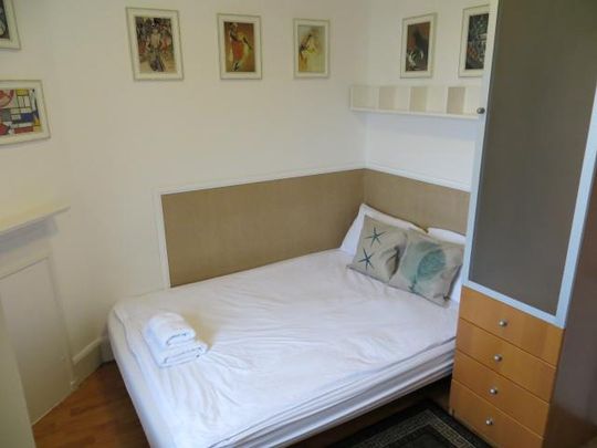Flat 302 Fulham Palace Road, Fulham W6 9HH - Photo 1