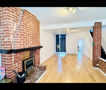 3 Bed Terraced House, Wallington Road, IG3 - Photo 3