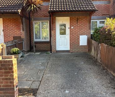 1 Bed Terraced House, Tintern Grove, SO15 - Photo 4
