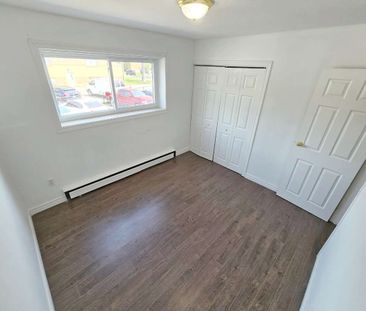 For Lease - 8650 Wyandotte Street Unit# 34, Windsor, Ontario - Photo 3