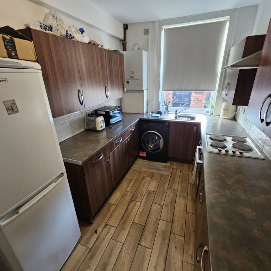 1 bed House Share - To Let - Photo 1
