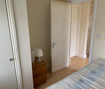 Worcester Park, KT4 (House Share) - Photo 3