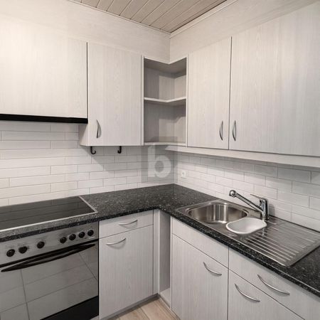PRACTICAL AND IN A QUIET LOCATION - Photo 4