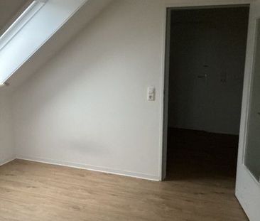 Senioren aufgepasst: 2-Zimmer-Dachgeschosswohnung mit Aufzug - Foto 2