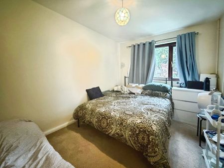 Greenham Walk, Woking, Surrey, GU21 3HB - Photo 5