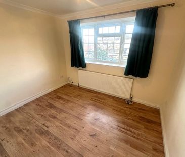 2 bedroom maisonette to rent - Photo 2