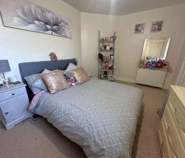 Sheard Court, Shaw, OL2 - Photo 1