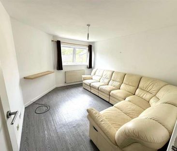 Cross Road, Uxbridge, Middlesex, UB8 - Photo 2
