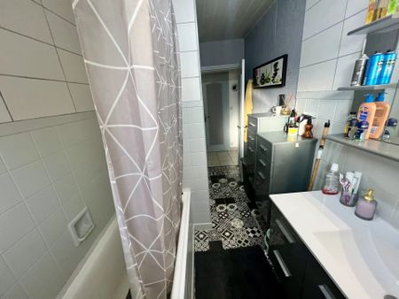 Location Appartement 3 pièces 59m² VALENCE 26000 - Photo 4