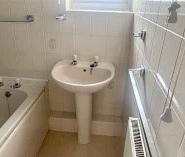 3 bed end of terrace to rent Wyndale Drive, DE7 - Photo 2