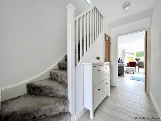 3 bedroom property to rent in Brentwood - Photo 1