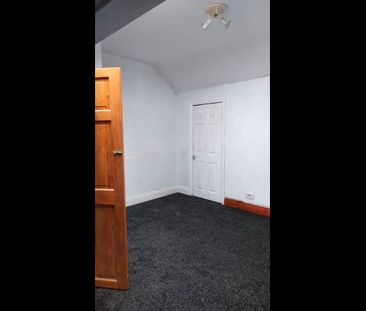 4 Bed Terraced House, Old Trafford, M16 - Photo 2