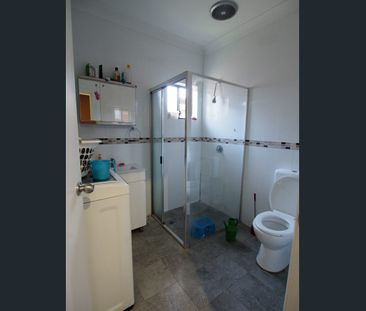 2 bedrooms newly granny flat - Photo 3