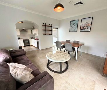 Spacious & Convenient Fully Furnished Apartment - All Bills Included - Photo 1