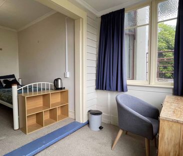 Convenient Studio Room on Union Street - Photo 3