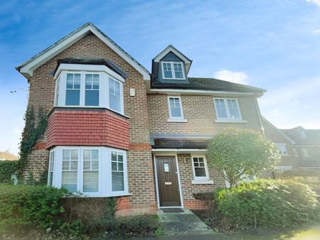 4 bed detached house to rent in Oakley Gardens, Maidenhead, SL6 - Photo 5