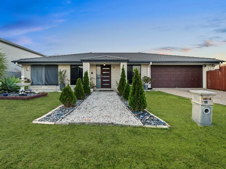 11 Calandra Street, Redbank Plains QLD 4301 - House For Rent | Domain - Photo 4