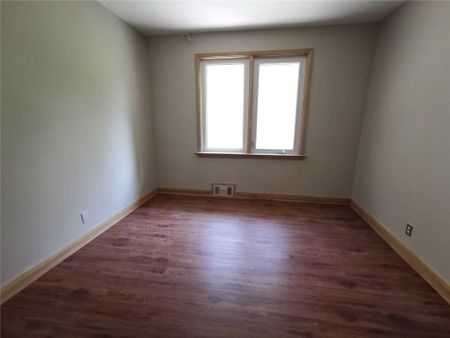 For Lease - 67 Munro Boulevard, Toronto, Ontario - Photo 5