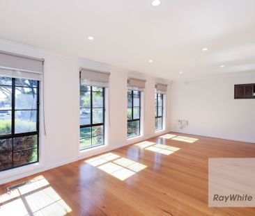 Located in the heart of Gladstone Park - Photo 2
