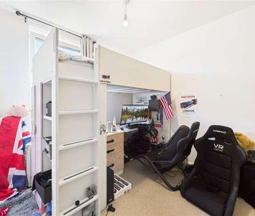 Cantelupe Road, East Grinstead, West Sussex, RH19 - Photo 2