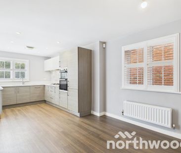 4 bedroom detached house to rent - Photo 3