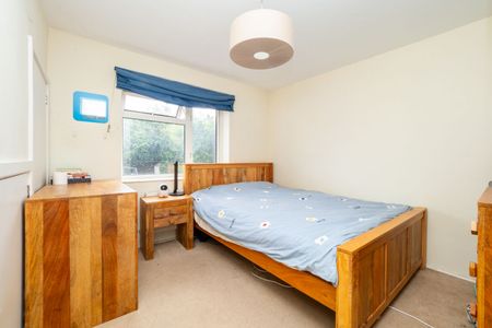 The Dene, Cheam, SM2 - Photo 3