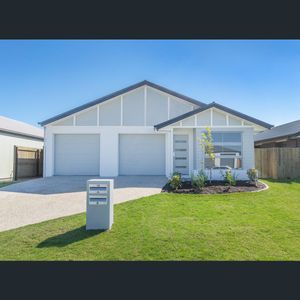 6 Eira Crescent, Edens Landing, Qld 4207 - Photo 3