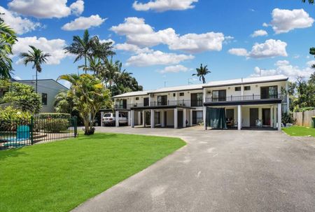 2 Bedroom Townhouse in Woree! - Photo 5