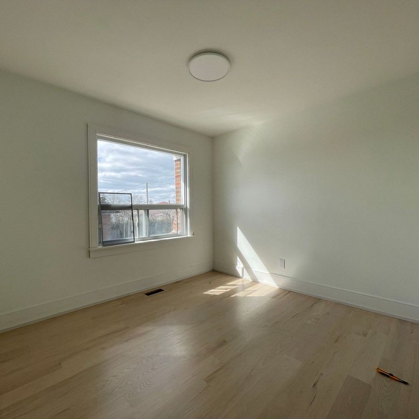 For Lease - 12 Erie Street Unit# Main, Toronto, Ontario - Photo 1
