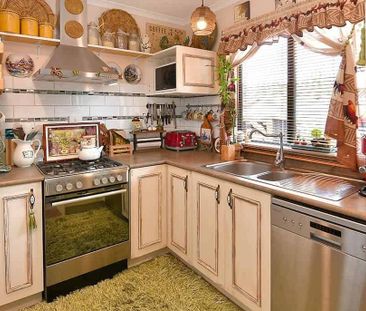 Charming 3BR Stanmore Bay Oasis - Photo 3