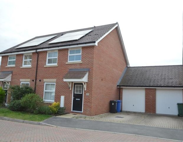 3 bedroom semi-detached house to rent - Photo 1